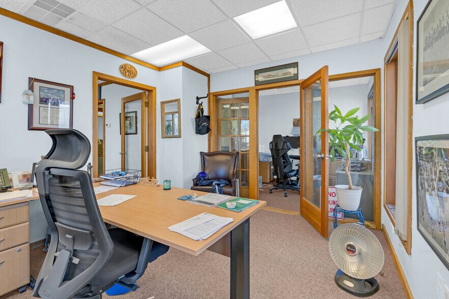 More Photos Of 27 Beach Rd, Monmouth Beach Medical For Lease