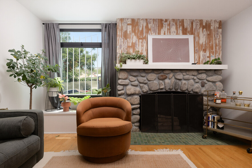 More Photos Of 1913-1915 Hyperion Ave, Los Angeles Loft Creative Space For Sale