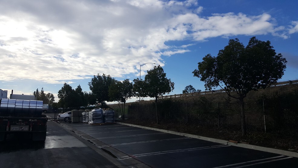 More Photos Of 9190 Hyssop Dr, Rancho Cucamonga Warehouse For Lease