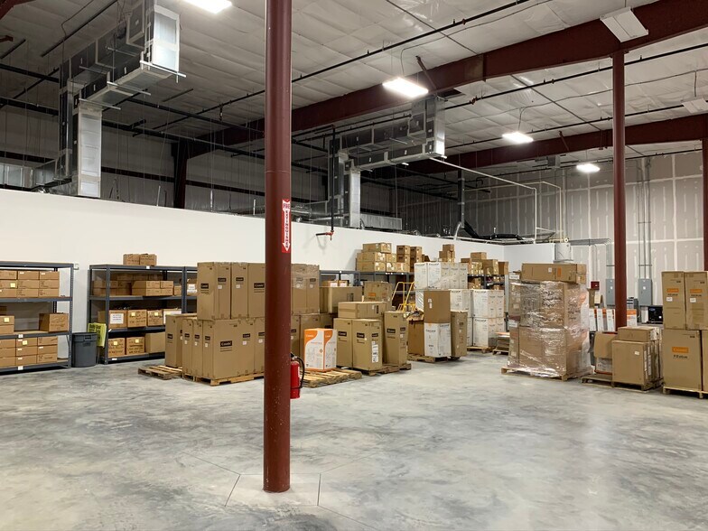 More Photos Of 15050 Choate Cir, Charlotte Light Manufacturing For Lease