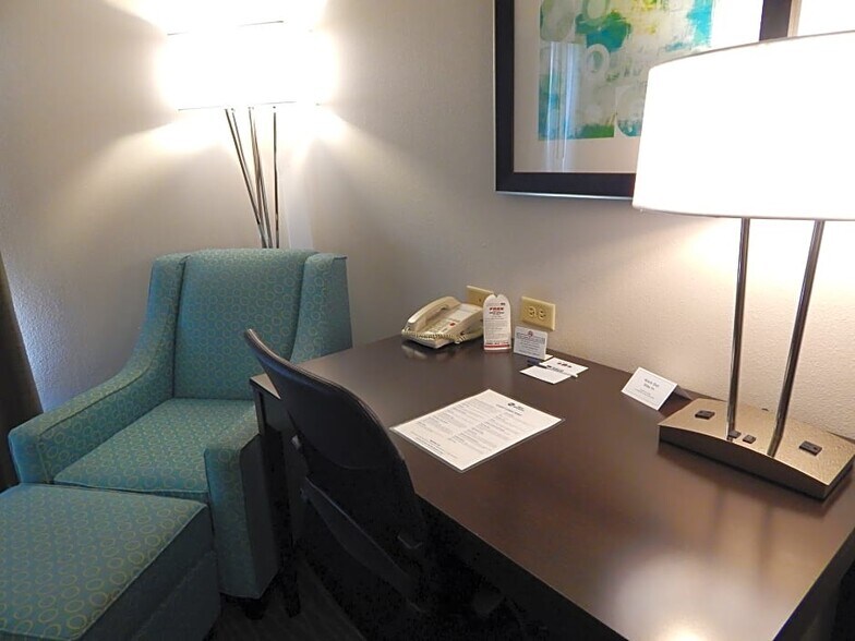 More Photos Of 1008 Sheppard Rd, Burkburnett Hotel For Sale