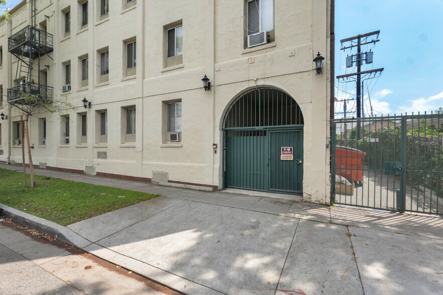 More Photos Of 1001-1005 S Central Ave, Glendale Apartments For Sale