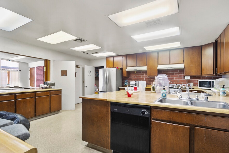 More Photos Of 7070 Palm Ave, Highland Specialty For Sale