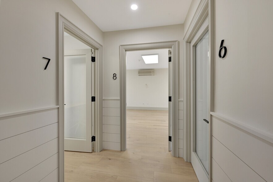 More Photos Of 53-55 Newtown Ln, East Hampton Storefront Retail Residential For Sale