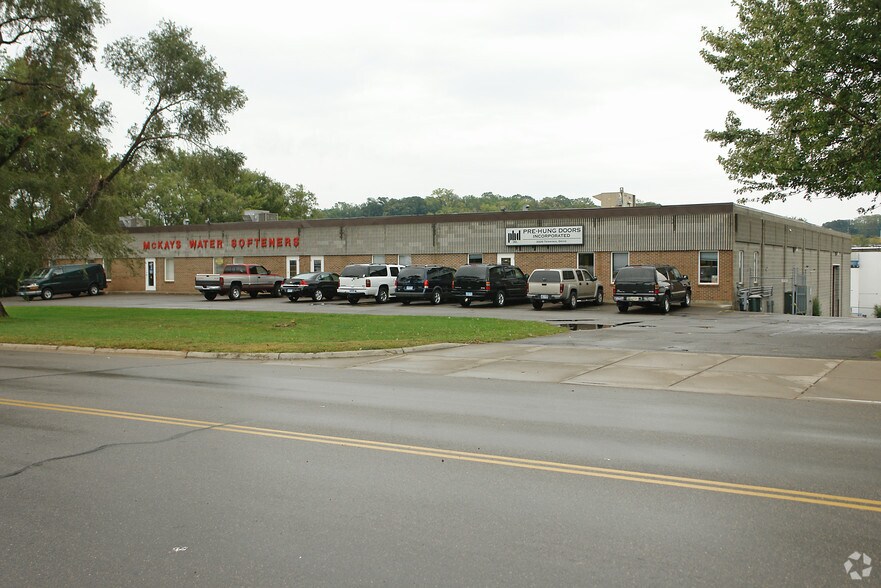 More Photos Of 3320 Terminal Dr, Eagan Distribution For Sale