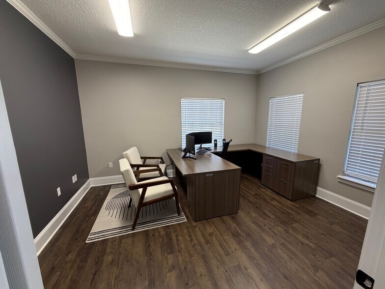 More Photos Of 9310 Old Kings Rd S, Jacksonville Office For Lease