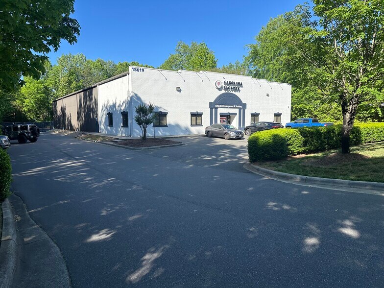More Photos Of 18619 Starcreek Dr, Cornelius Light Distribution For Lease