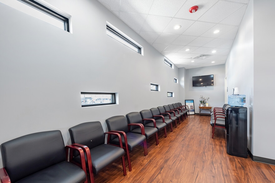 More Photos Of 107-113 Woodlawn Dr, Friendswood Medical For Sale