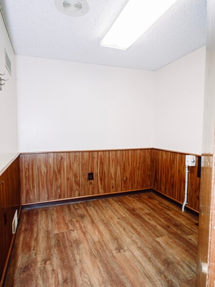 More Photos Of 603 N State St, Girard Medical For Sale