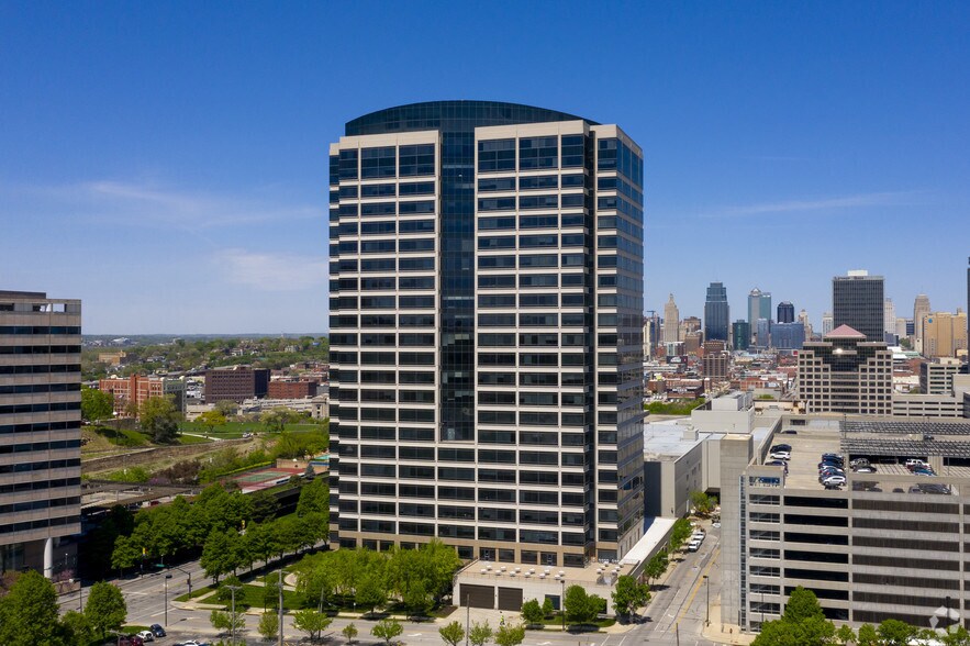 More Photos Of 2555 Grand Blvd, Kansas City Office For Lease