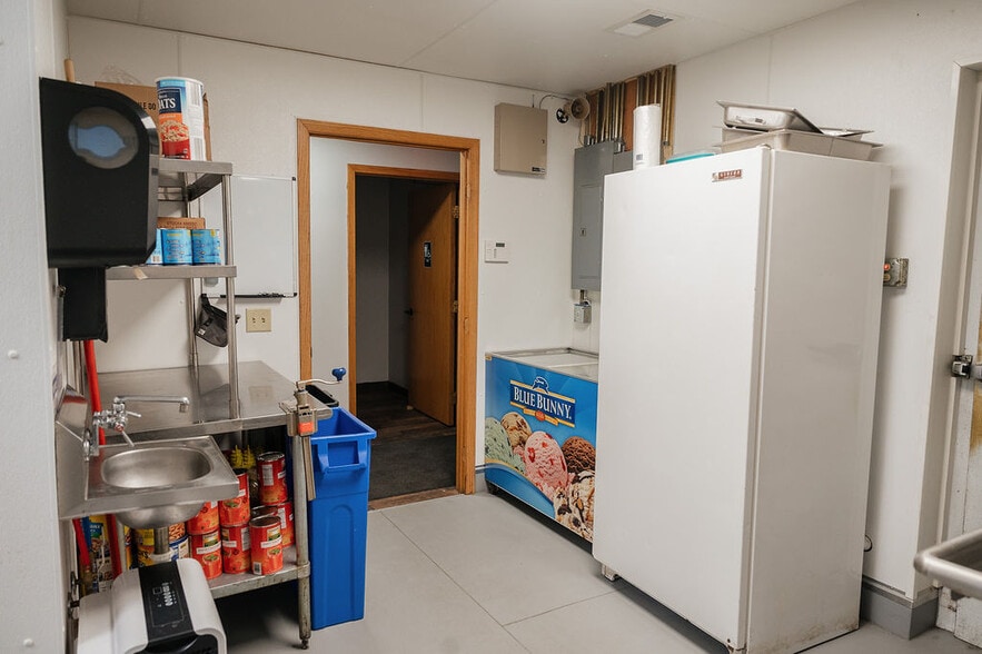 More Photos Of 510 Main St, Ormsby Restaurant For Sale