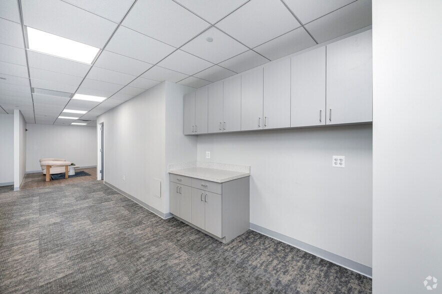 More Photos Of 4520 East West Hwy, Bethesda Office For Lease