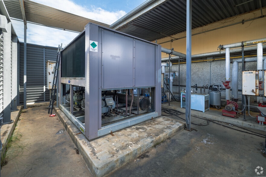 More Photos Of 2292 Faraday Ave, Carlsbad Research And Development For Sale