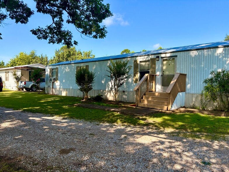 More Photos Of 143 Key Largo Ln, Lufkin Manufactured Housing Mobile Home Park For Sale