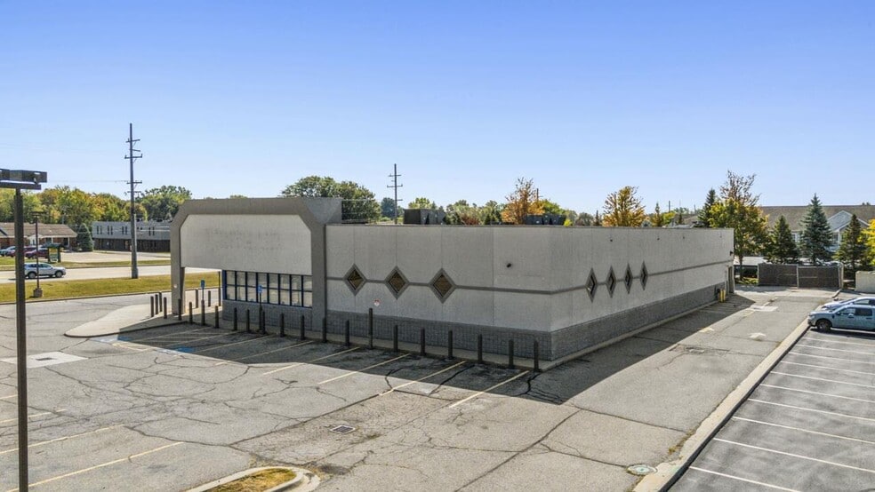 More Photos Of 36485 Garfield Rd, Clinton Township General Retail For Sale