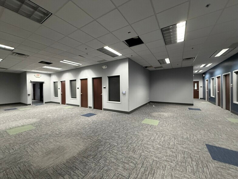 More Photos Of 110-301 N Adams St, Green Bay Office Residential For Lease