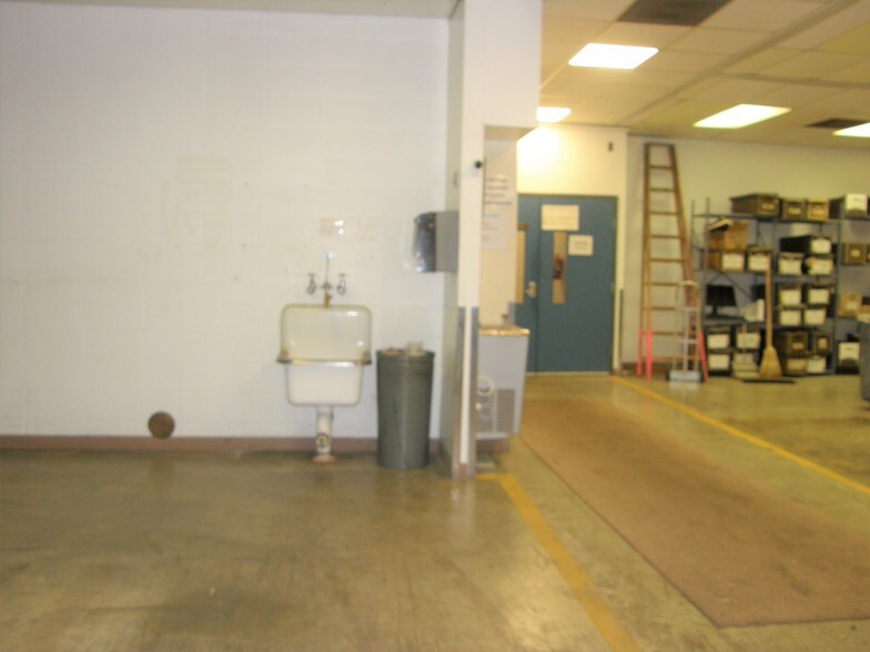 More Photos Of 2112 Industrial Dr, Niles Manufacturing For Sale