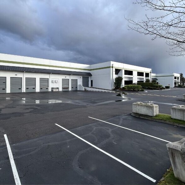 More Photos Of 510-550 Andover Park W, Tukwila Warehouse For Lease