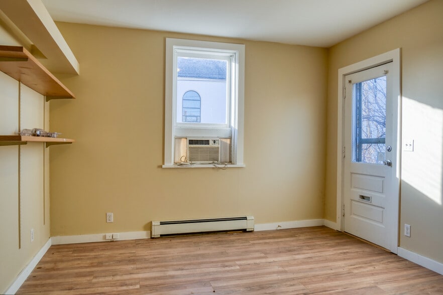More Photos Of 6 Clinton Ave, Westfield Warehouse For Sale