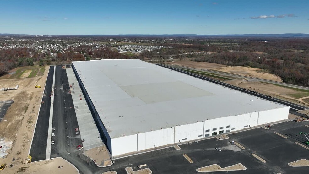 More Photos Of 1251 Coverstone Dr, Winchester Unknown For Lease