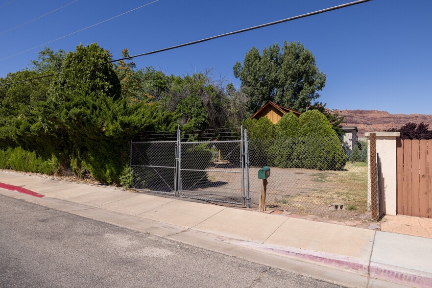 More Photos Of 411 N 500 W, Moab General Retail For Sale