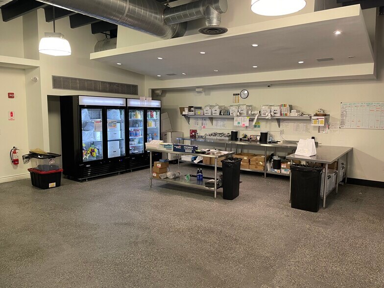 More Photos Of 72 NW 79th St, Miami Restaurant For Sale