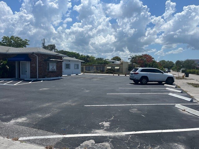 More Photos Of 1315 N Dixie Hwy, Lake Worth Office Residential For Lease