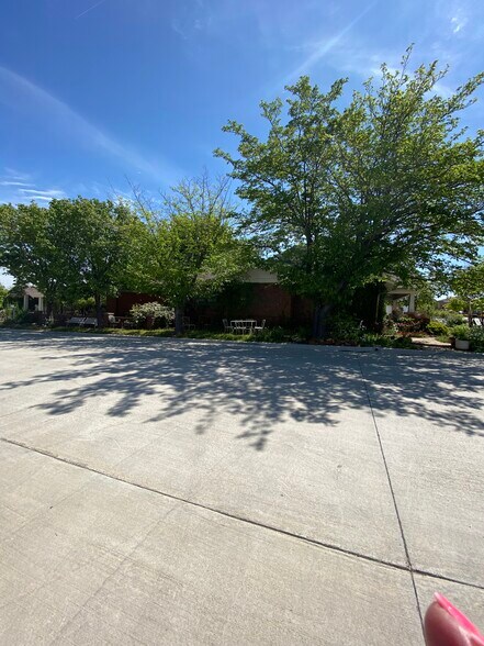 More Photos Of 1201 Halsell St, Bridgeport Restaurant For Sale