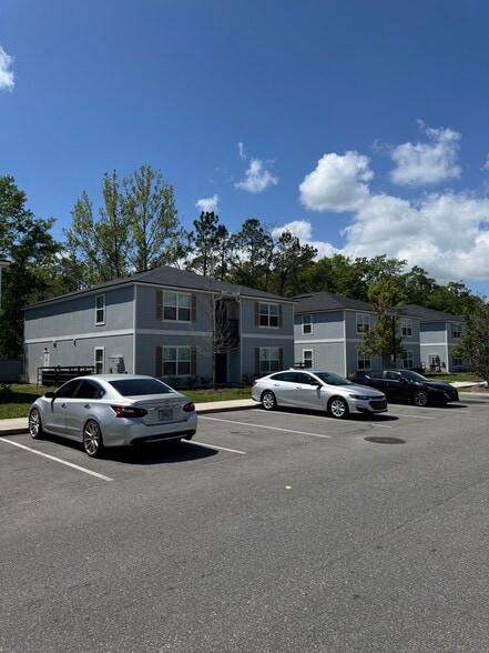 More Photos Of 6414 Sweetbay Ln, Jacksonville Apartments For Sale