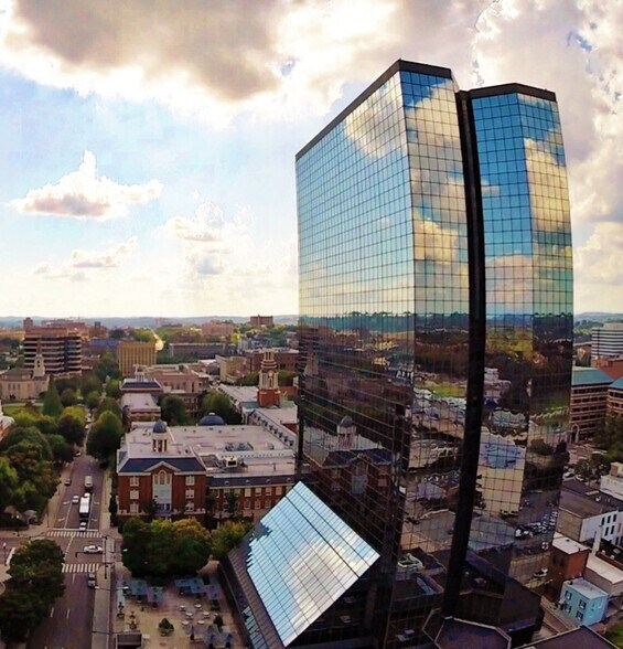 More Photos Of 800 S Gay St, Knoxville Coworking Space