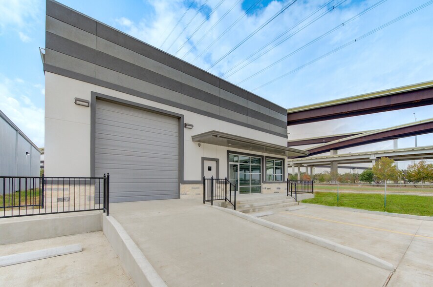More Photos Of 6409 Eddie Dr, Humble Warehouse For Sale