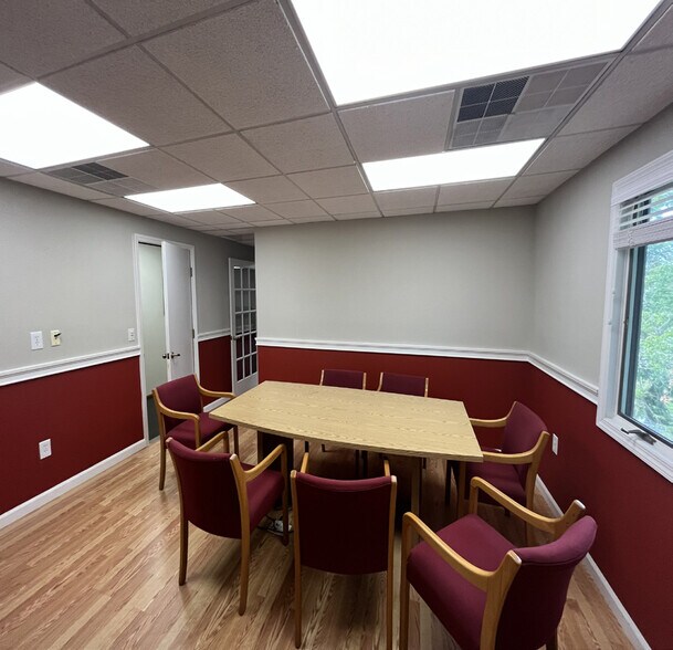 More Photos Of 860 US Highway 1, Edison Medical For Sale
