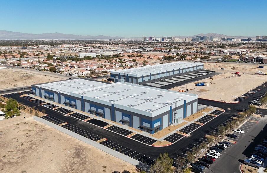More Photos Of Rainbow Blvd @ Post, Las Vegas Unknown For Lease