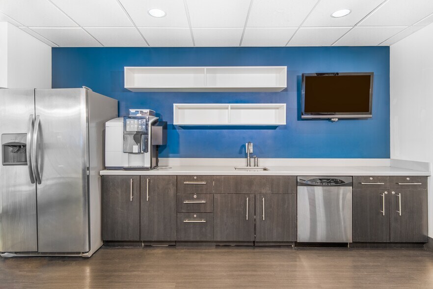 More Photos Of 5100 Poplar Ave, Memphis Coworking Space