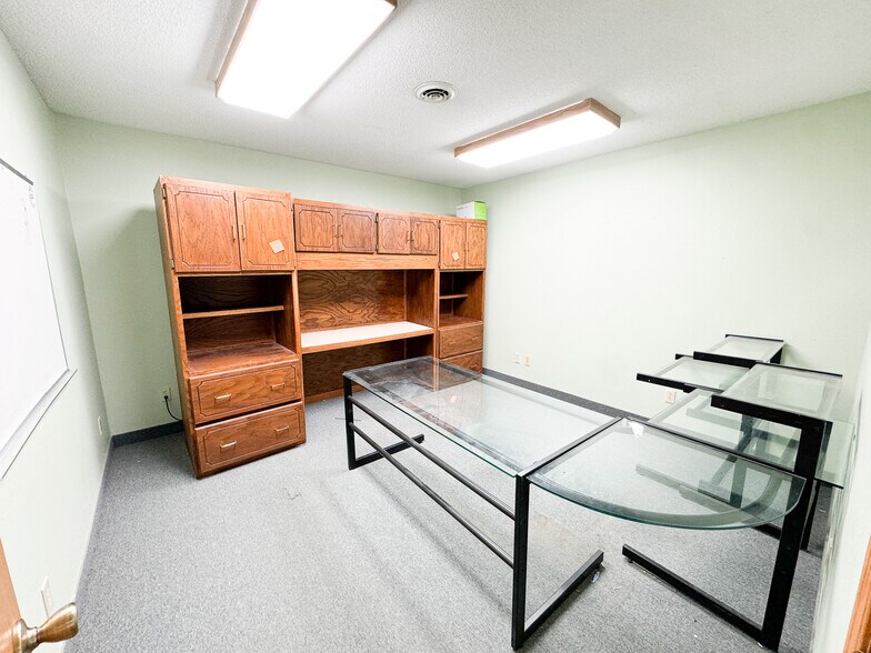 More Photos Of 110-112 E Lincoln ave, Fergus Falls Office For Lease