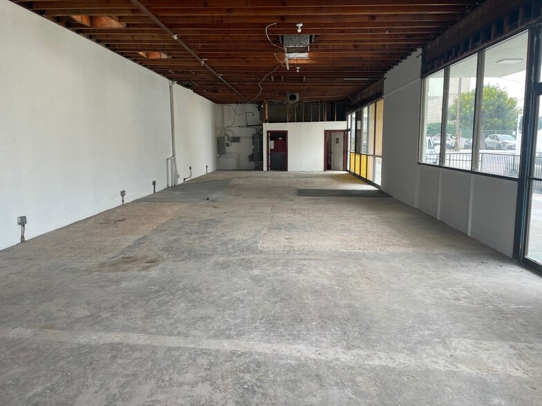 More Photos Of 312-316 Pico Blvd, Santa Monica Storefront Retail Office For Lease