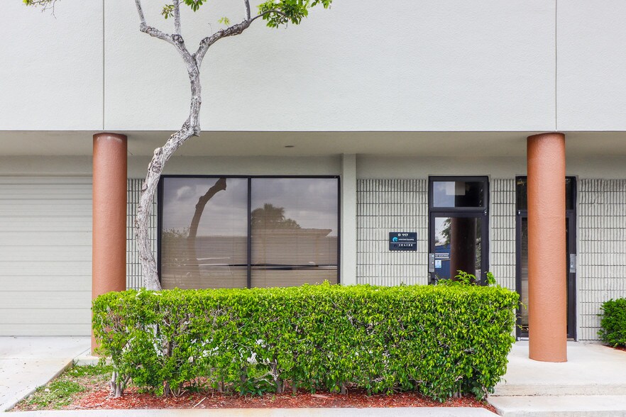 More Photos Of 2700 W Cypress Creek Rd, Fort Lauderdale Unknown For Lease