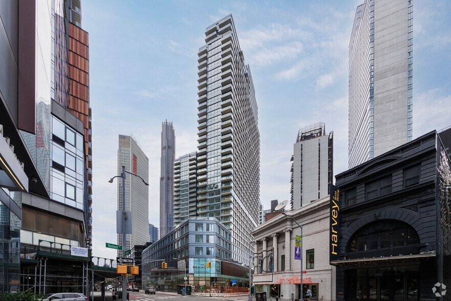 Primary Photo Of 625-635 Fulton St, Brooklyn Apartments For Lease