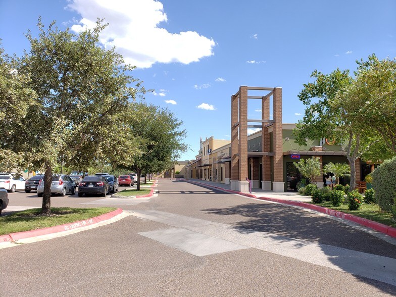 More Photos Of 2715 E Del Mar Blvd, Laredo General Retail For Sale