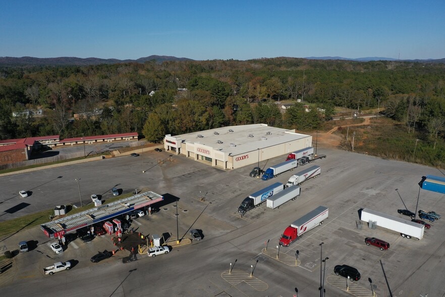 More Photos Of 210 Haynes St, Talladega Freestanding For Sale