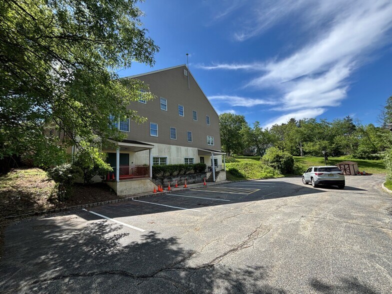 More Photos Of 1132 State Route 31, Lebanon Office Residential For Sale