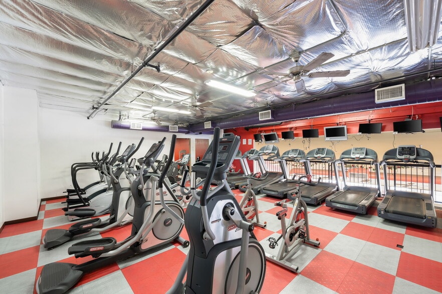 More Photos Of 12155 Palm Dr, Desert Hot Springs Health Club For Lease