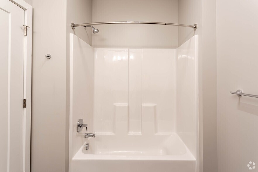 More Photos Of 490 Broadway St, Buffalo Apartments For Lease