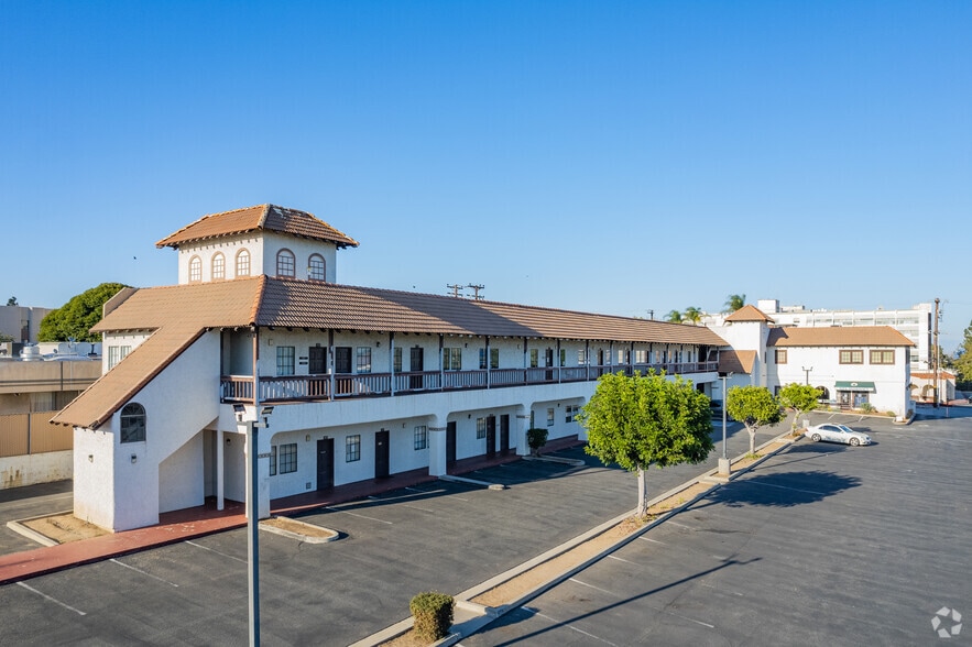 More Photos Of 1703 Termino Ave, Long Beach Medical For Sale