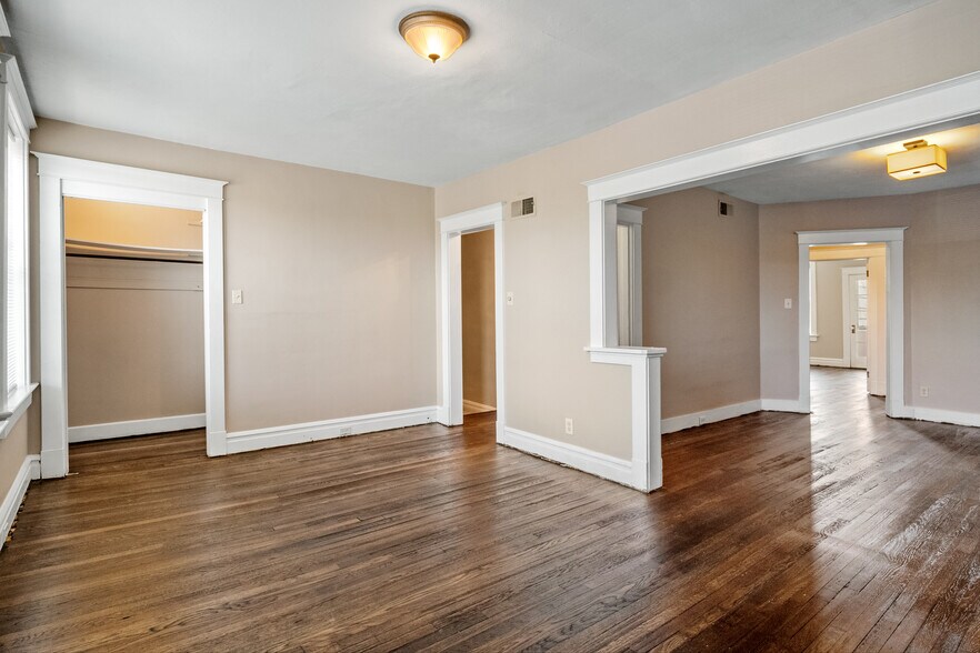More Photos Of 5007 Goethe Ave, Saint Louis Multifamily For Sale