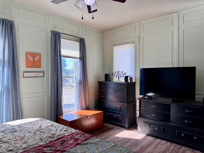 More Photos Of 1415 4th St, Fulton Storefront Retail Residential For Sale