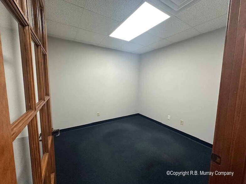 More Photos Of 840 E Primrose St, Springfield Office For Lease