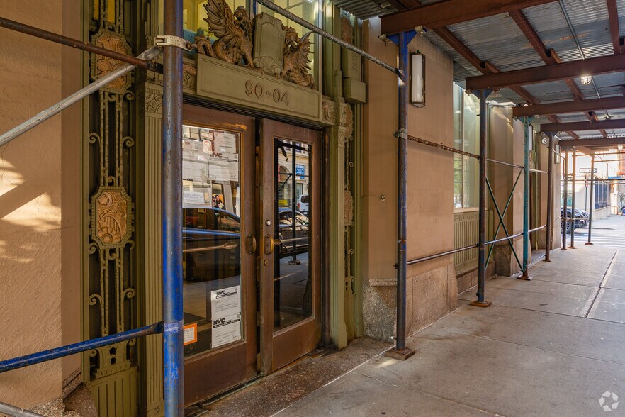 More Photos Of 90-04 161st St, Jamaica Office For Lease