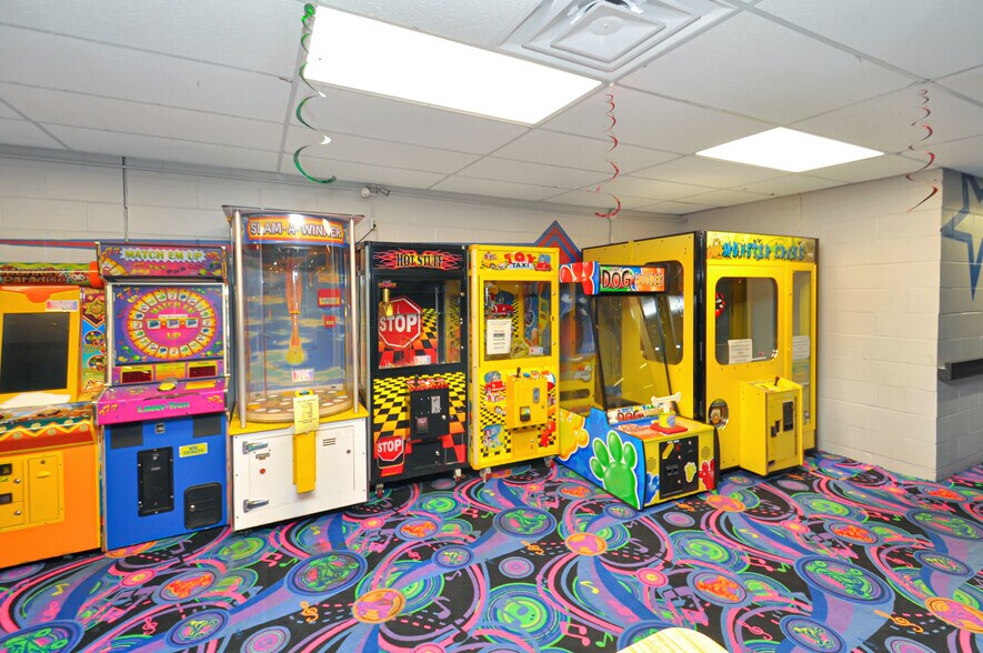 More Photos Of 805 Sater St, Greenville Skating Rink For Sale