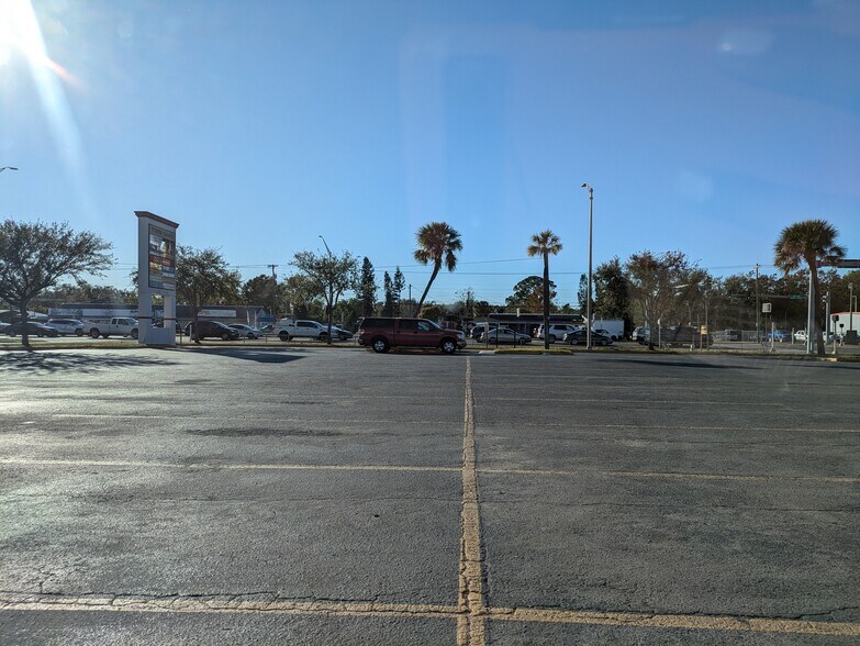 More Photos Of 11022-11130 S US Highway 41, Gibsonton Unknown For Lease